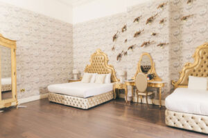 2 bed in hotel bedroom